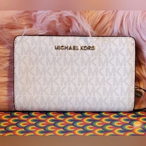 Michael Kors Jet Set Travel Small Bifold Zip Coin Wallet 